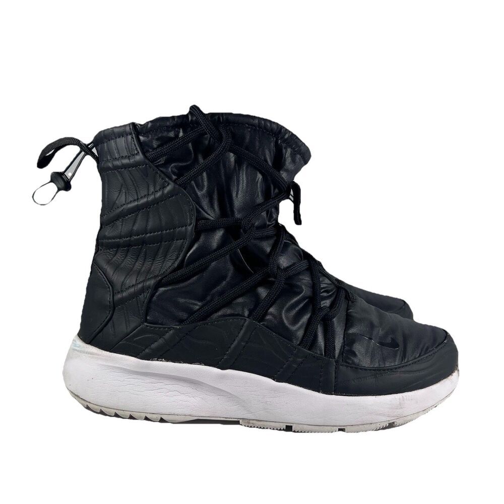 Nike Tanjun High Rise Black/White Ankle Boots Shoes Women's Size 8 A00355-001